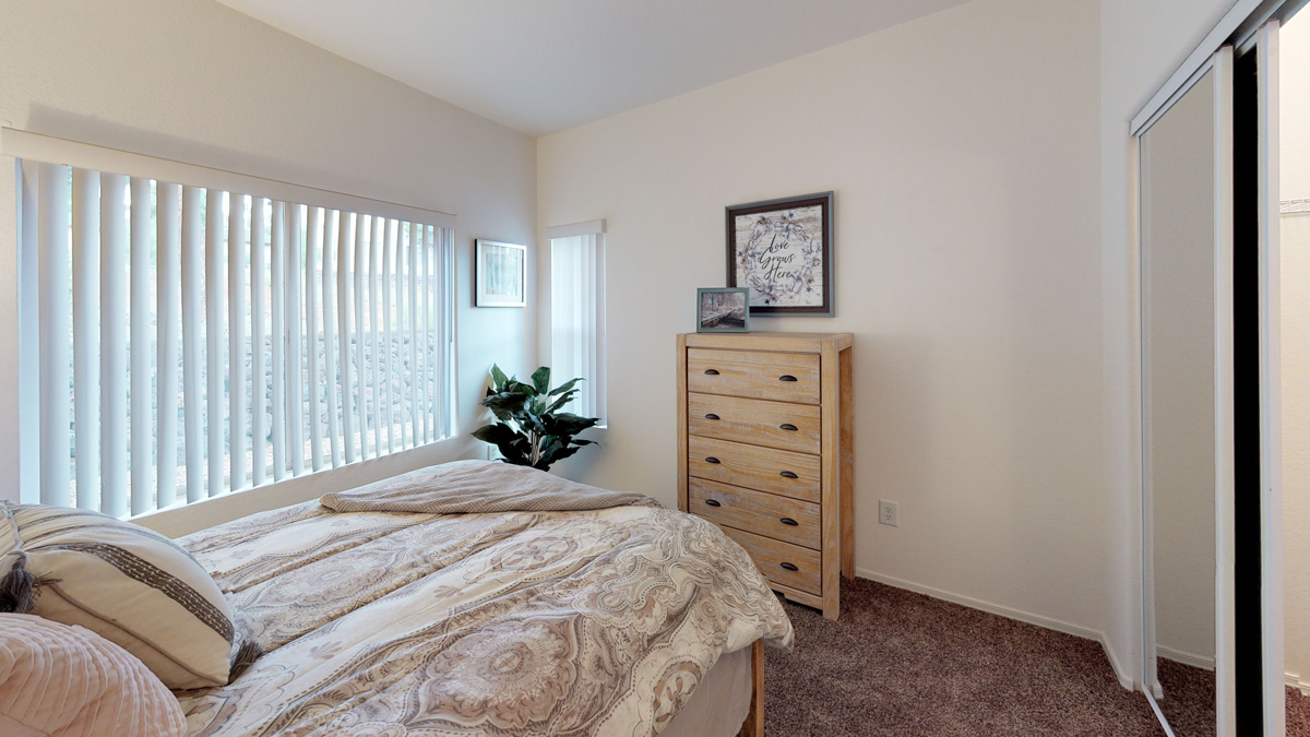 Apartment Photo Gallery Show Low by Elk Ridge Apartments Arizona 928