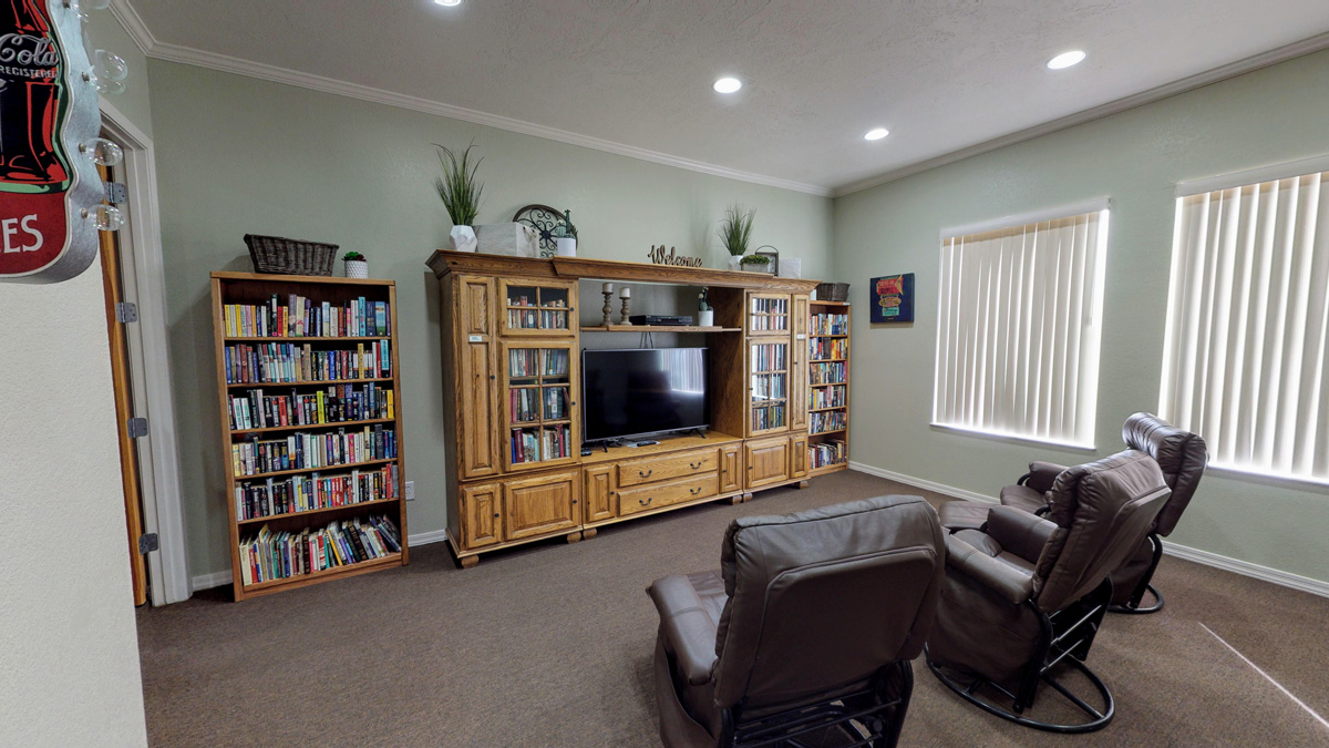 Apartment Photo Gallery Show Low by Elk Ridge Apartments Arizona 9285372620