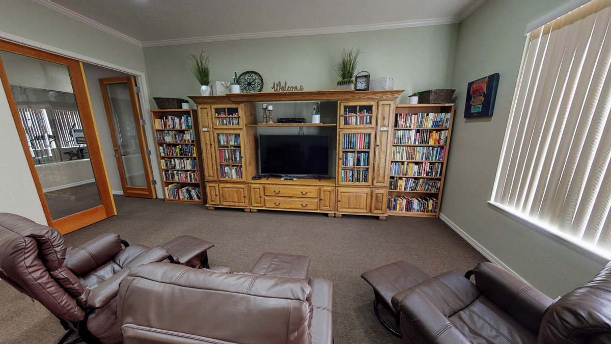 Apartment Photo Gallery Show Low by Elk Ridge Apartments Arizona 928